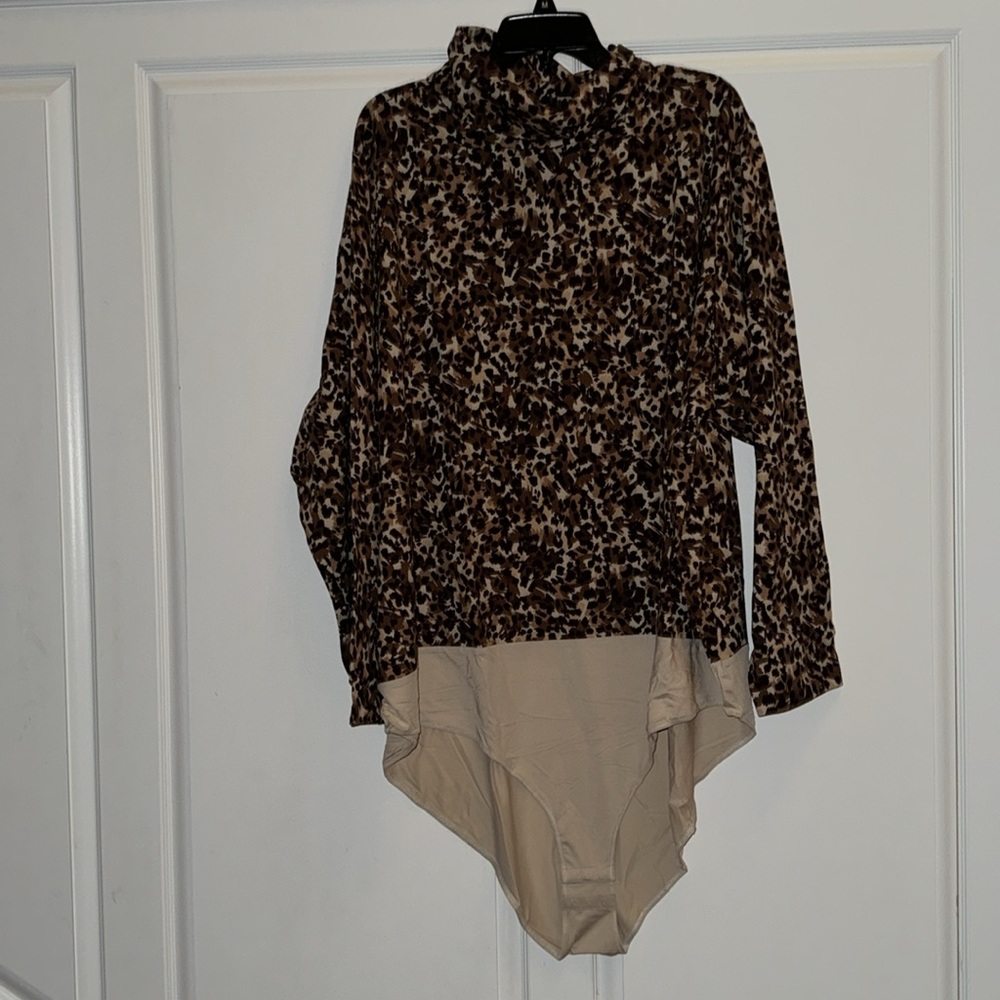 NWT Isaac Mizrahi Live leopard print turtle neck bodysuit
